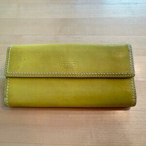 Coach Turnlock Wallet - c. 2001 / 2002